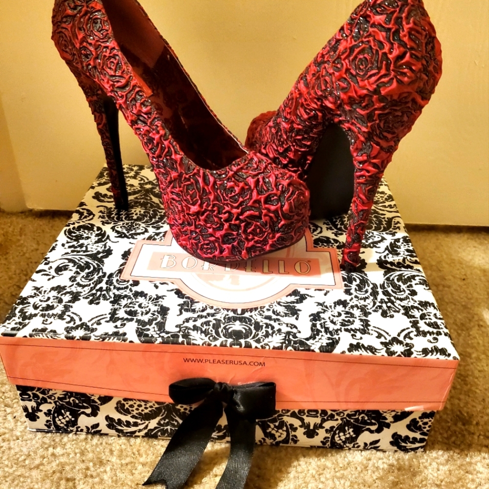 High heels,  size 7, burgundy color
